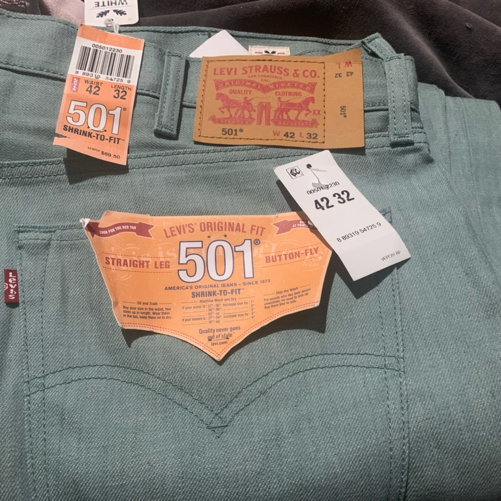Levi Straight Leg Jeans